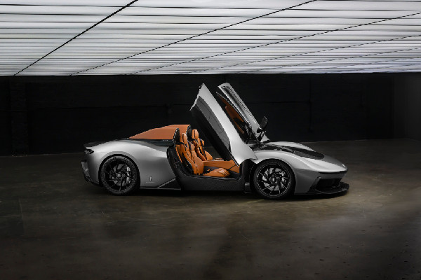 B95 Gotham Debuts at Monterey B95 Gotham Debuts at Monterey