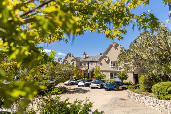 Bespoke Battista Celebrates Cambiano