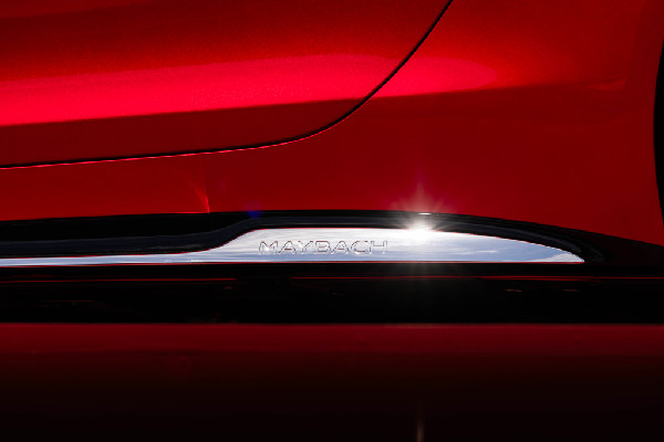 New Maybach SL: Peak of Open-Air Luxury