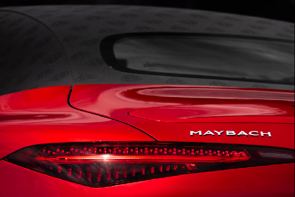 New Maybach SL: Peak of Open-Air Luxury