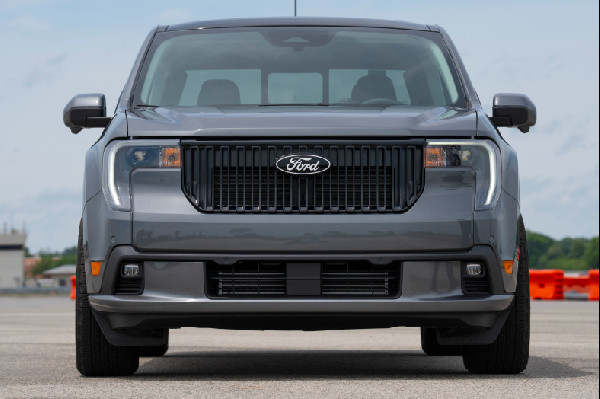 Maverick Lobo: Performance Street Truck