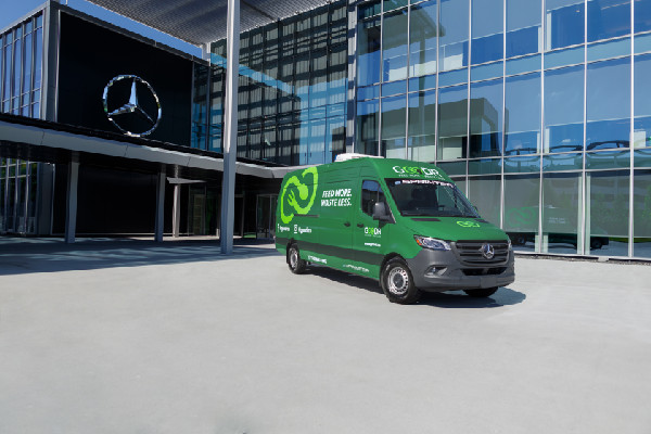 Mercedes Teams Up with Goodr