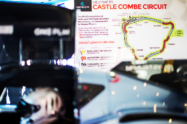 New Lap Record at Castle Combe