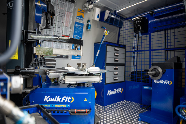 Kwik Fit Adds 100 Mercedes Vans