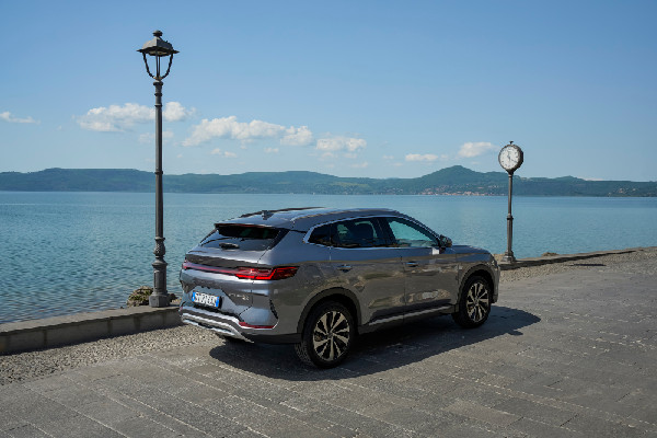 BYD SEAL Wins at Car of the Year