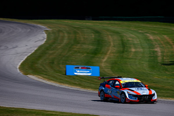 Hyundai Tops at Virginia Raceway