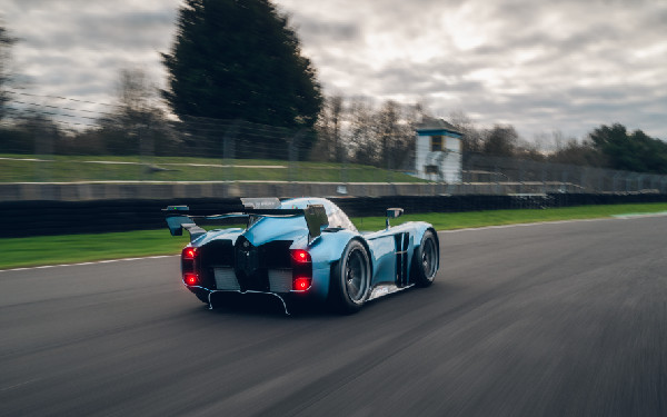 New Lap Record at Castle Combe