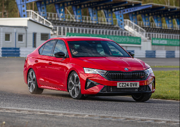 New Škoda Octavia vRS & SportLine Revealed