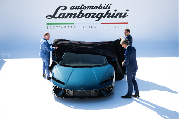 Temerario: Lamborghini's Hybrid Marvel