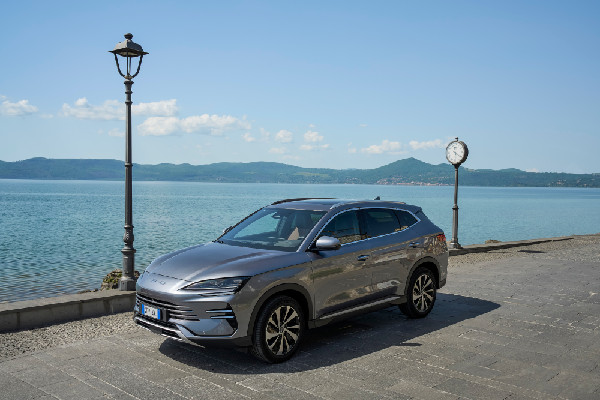 BYD SEAL Wins at Car of the Year