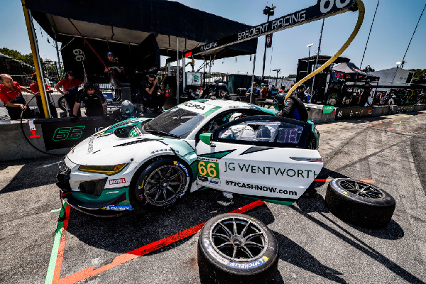 Acura Team's Tough Day at VIR