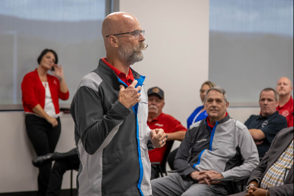 Nissan Opens Auto Excellence Centers