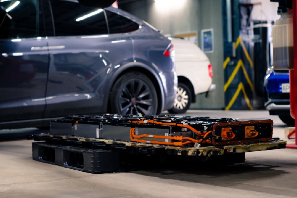 UK's EV Technician Gap Threatens Growth