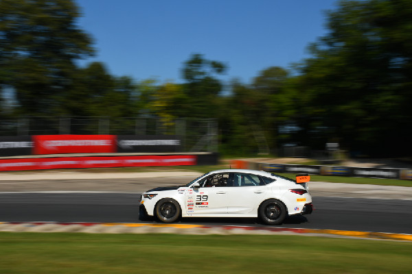 Acura and Honda Shine at Road America