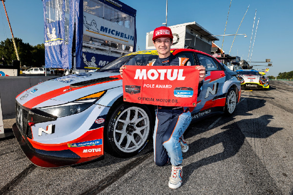 Hyundai Tops at Virginia Raceway