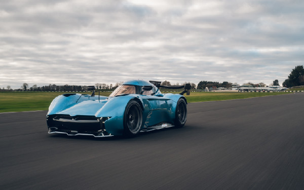 New Lap Record at Castle Combe