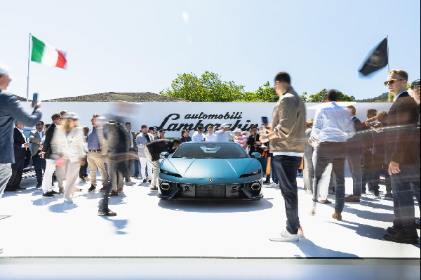 Temerario: Lamborghini's Hybrid Marvel