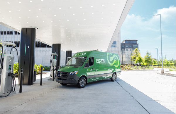 Mercedes Teams Up with Goodr