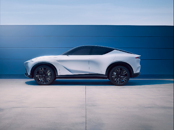 Acura's New Electric Vision Debuts