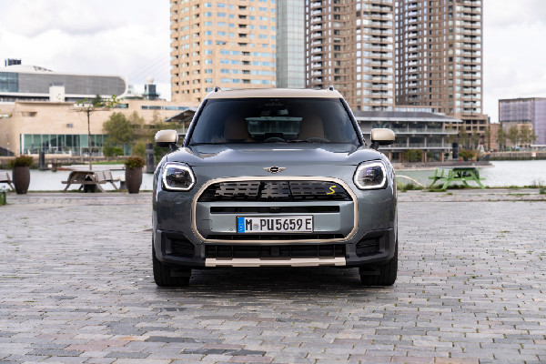 MINI's Electric Milestone: Countryman SE ALL4