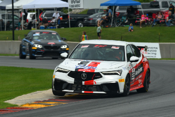 Acura and Honda Shine at Road America