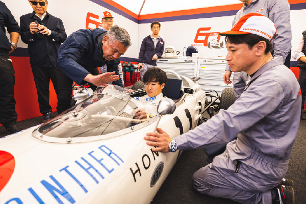 Honda's 60th F1 Year with RA272