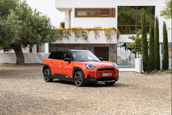 MINI's Electric Milestone at Goodwood 2024