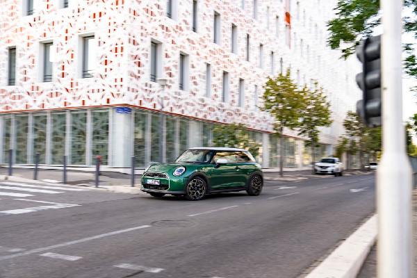 MINI Cooper C: Gaming Meets Driving Fun