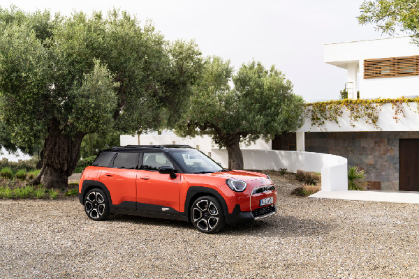 MINI's Electric Milestone at Goodwood 2024