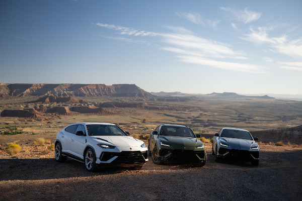 Lamborghini Urus S Explores Zion National Park