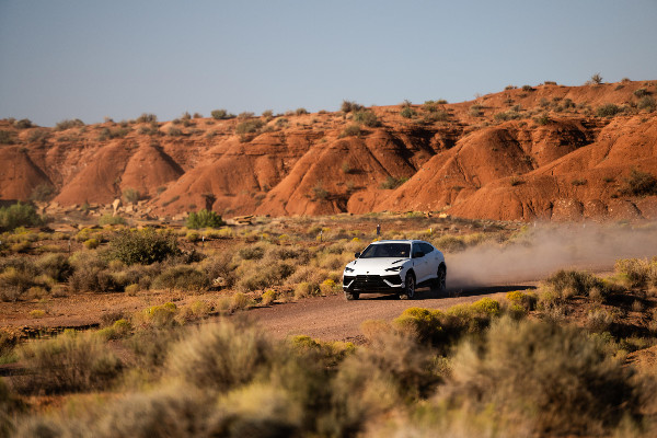 Lamborghini Urus S Explores Zion National Park