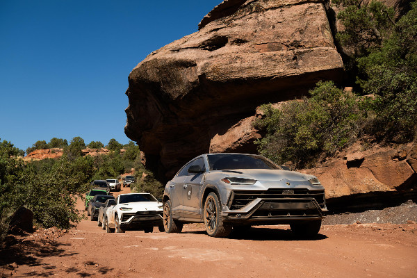 Lamborghini Urus S Explores Zion National Park