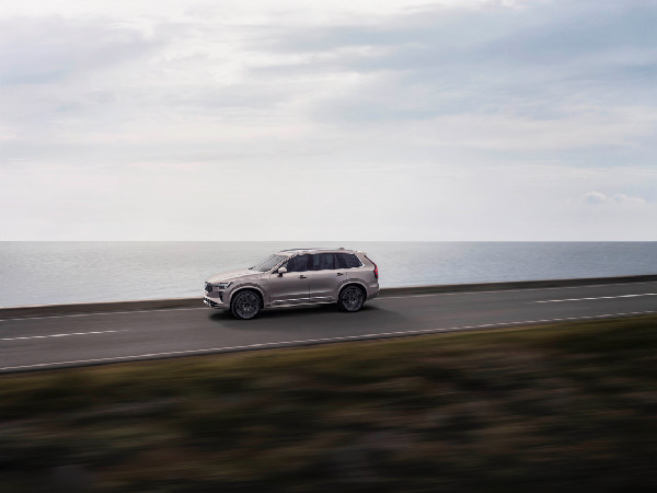 New Volvo XC90: Enhanced Hybrid SUV