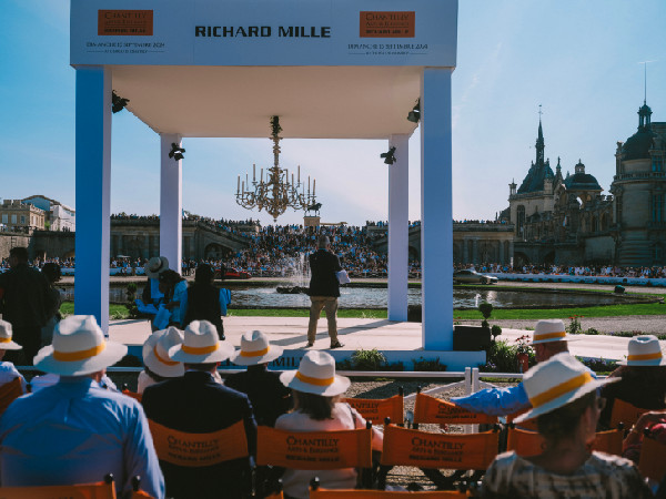 AGTZ Twin Tail Meets Vionnet Paris in Couture