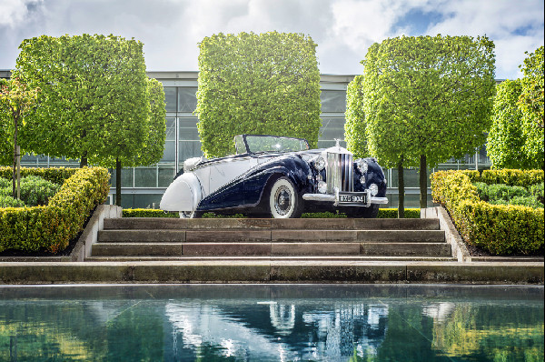 1940s Rolls-Royce Silver Dawn Overview