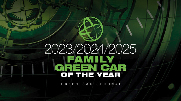 Outlander Plug-in Hybrid Wins Third Award