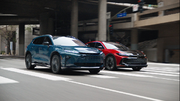 Toyota Launches New Crown Family Campaign