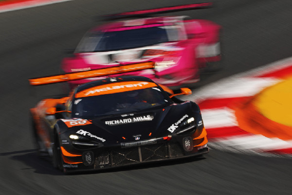 McLaren GT3 EVO's Fuji Challenge