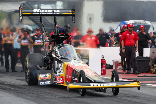 Stewart and Hagan Exit NHRA Midwest Nationals Early
