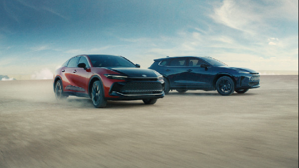 Toyota Launches New Crown Family Campaign