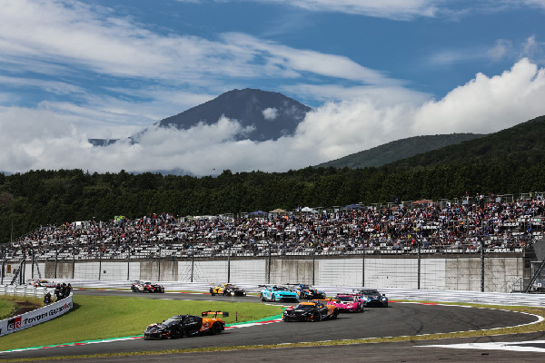 McLaren GT3 EVO's Fuji Challenge