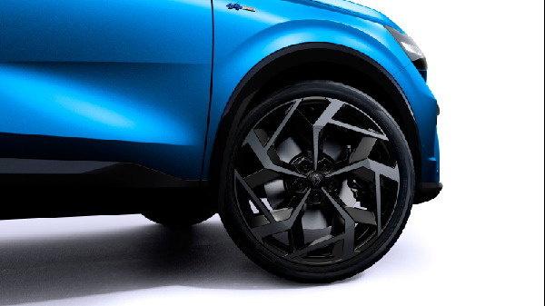 New Renault Rafale E-Tech Hybrid Out Now