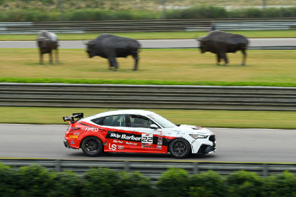 Acura & Honda Win at Barber Motorsports