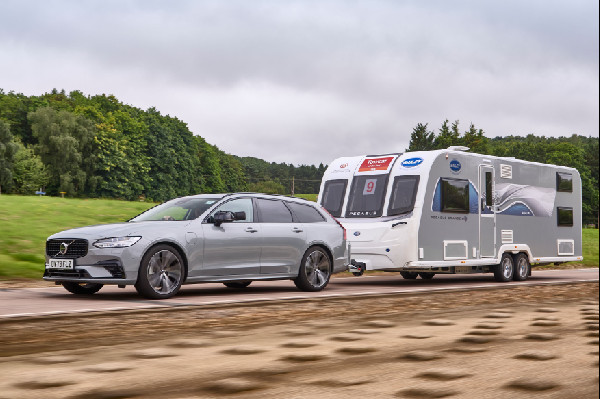 Volvo XC60 Crowned Towcar of the Year 2025