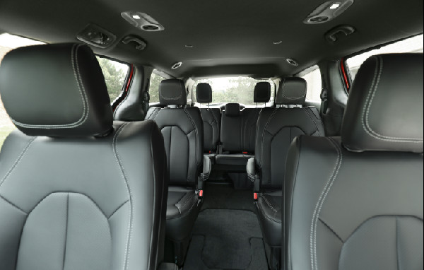 Chrysler Voyager: Affordable Minivan for Families