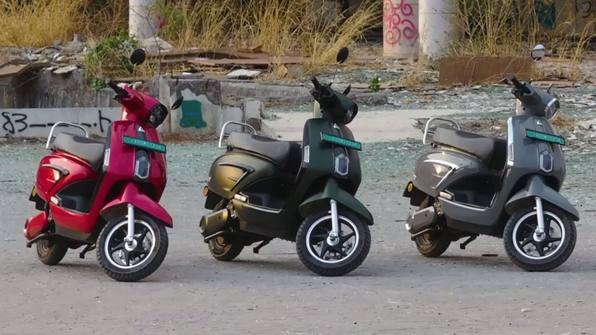 IVOOMi Jeet X ZE Electric Scooter Now Available On Amazon DriveSpark News