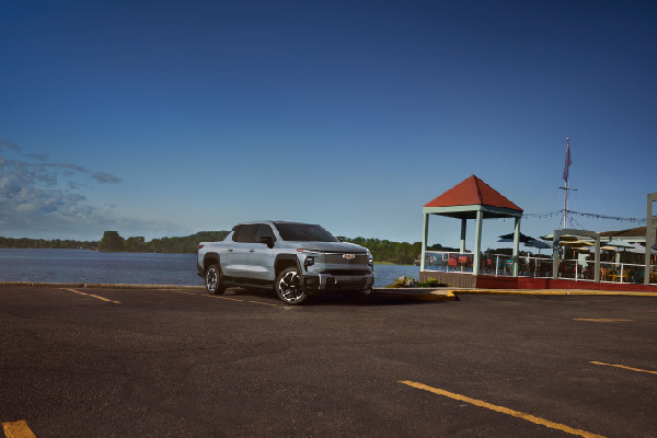 2025 Chevrolet Silverado EV Offers Impressive Range