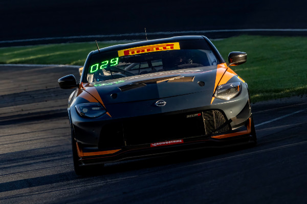 Nissan NISMO Achieves Success in GT4 Finale