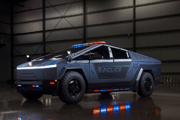 First Tesla Cybertruck for Irvine Police Department