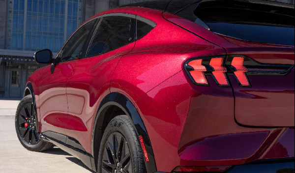 2025 Mustang Mach-E Adds Sporty Features